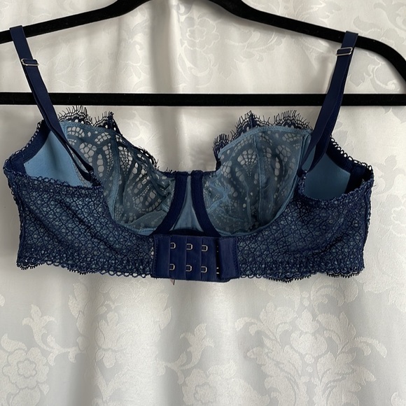 Victoria’s Secret blue on blue underwire no padding Sz 32 B - Picture 2 of 6